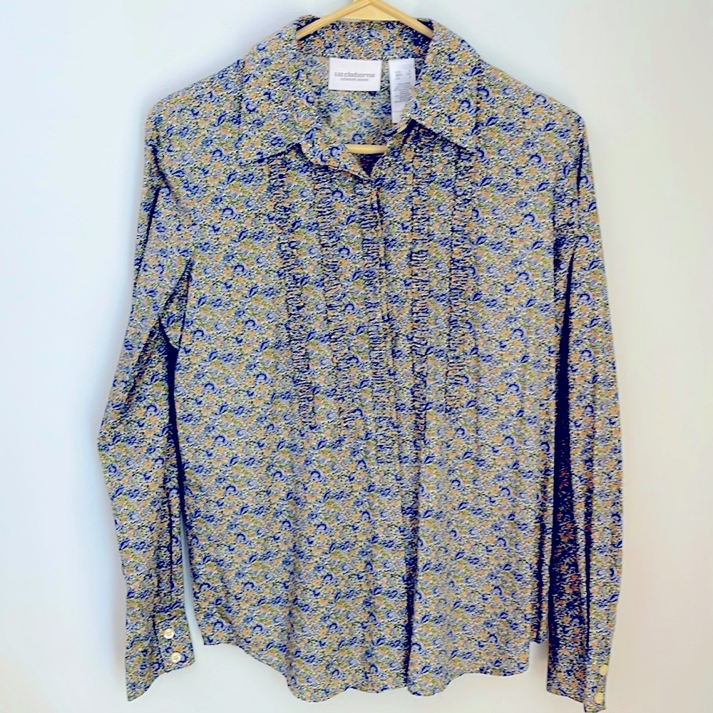Liz Claiborne 💯% cotton full button print women’s small blouse